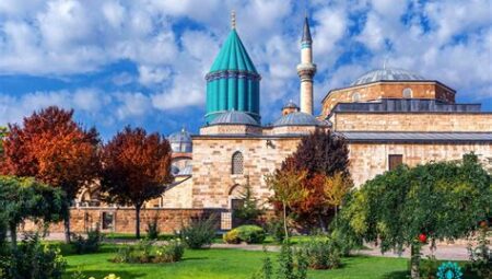 Konya'da Mevlana Türbesi: Gezilecek Yerler